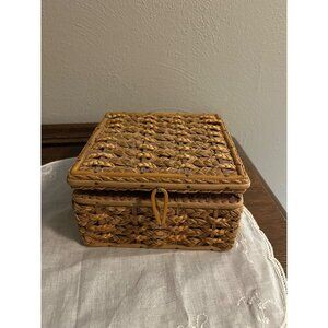 Small Vintage Sewing Basket